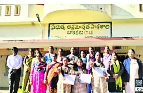 జాతీయ స్థాయి కరాటే పోటీలకు ముగ్గురు బాలికల ఎంపిక 