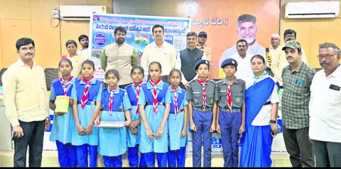 సైనిక కుటుంబాలకు అండగా నిలుద్దాం 