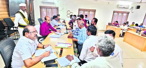 సమస్యలపై వెల్లువెత్తిన అర్జీలు 
