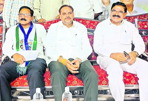 మంత్రి తీరుతో తెలుగోడి గౌరవం నవ్వులపాలు 