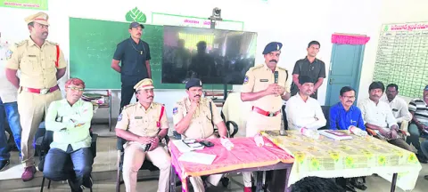 నిబంధనల మేరకు ప్రచారం చేసుకోవాలి