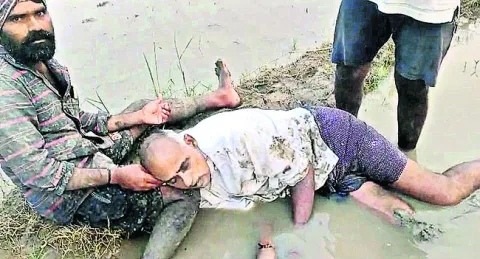 టీడీపీ నేతల దౌర్జన్యం