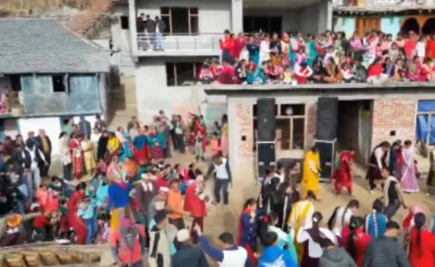 A bizarre moment roof collapses in wedding guests shocks in Himachal village