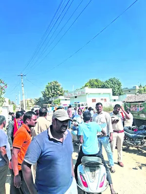 కొరట్‌పల్లిలో బాలిక ఆత్మహత్య