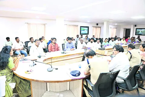 ఎస్సీ, ఎసీ అట్రాసిటీ చట్టాన్ని పటిష్టంగా అమలు చేయాలి 