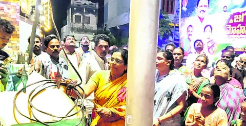 ఎ.కొత్తపల్లిలో ఎల్‌ఈడీ లైట్లు ప్రారంభోత్సవం 