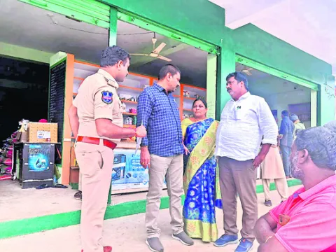 రైతులందరికీ యూరియా అందిస్తాం
