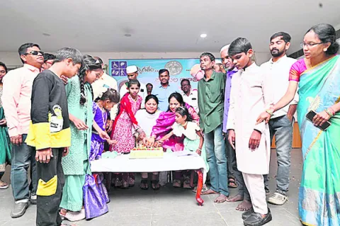 అంధుల జీవితాల్లో  వెలుగు నింపిన బ్రెయిలీ