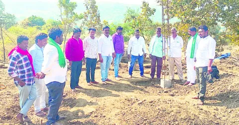 సాయజ్‌ గ్రామాన్ని సందర్శించిన అఖిలపక్షం