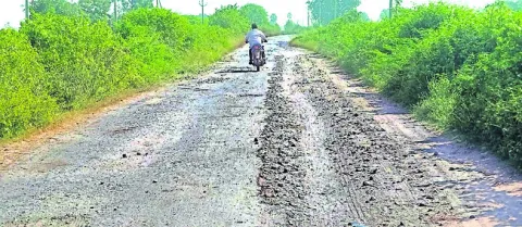 శివారు ప్రాంతాల్లో అధ్వానం
