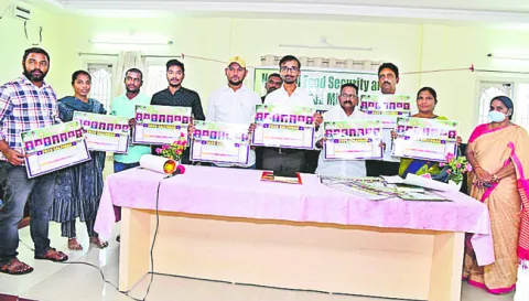 క్షేత్రస్థాయి సిబ్బంది పనితీరుతోనే జిల్లా పురోభివృద్ధి 