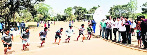 క్రీడలపై దృష్టి సారించాలి