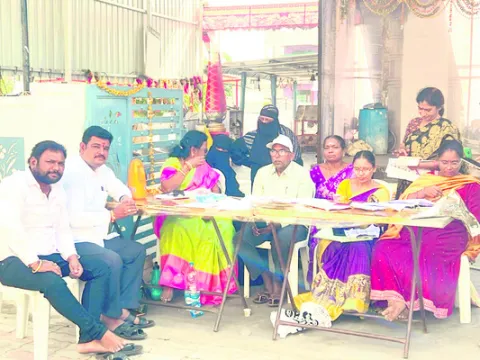 సిటీలో ఓట్ల సందడి