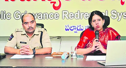 కోడి పందేలు నిర్వహిస్తే కఠిన చర్యలు 