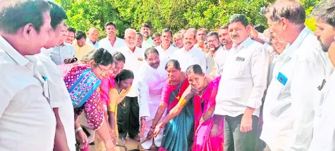 నీటిని పొదుపుగా వాడుకోవాలి