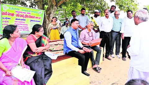 రైతుల ఆర్థికాభివృద్ధి లక్ష్యంగా పీఎండీడీకేవై అమలు 