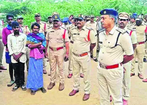 ఆటోలు, మోటార్‌బైక్‌ల స్వాధీనం
