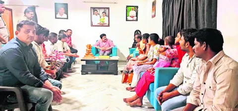 సీఆర్‌ఎస్‌ ఉద్యోగుల సమస్యల పరిష్కారానికి కృషి 