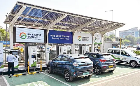 Sakshi Guest Column On Delhi Air Pollution and electric vehicles