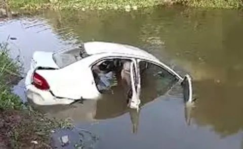 Car accident at ntr district in andhra pradesh