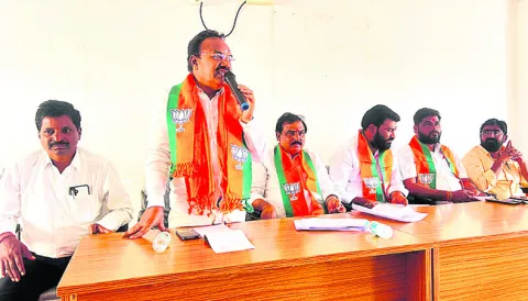 కేంద్ర నిధులతోనే అభివృద్ధి