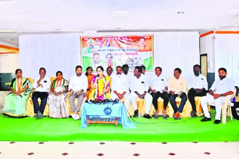 ఉపాధి హామీ పథకాన్ని కాపాడుకుందాం