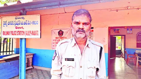 నకిలీ పోలీస్‌ అరెస్ట్‌ 