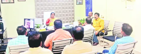 అధిక చార్జీలు వసూలు చేస్తే కఠిన చర్యలు 