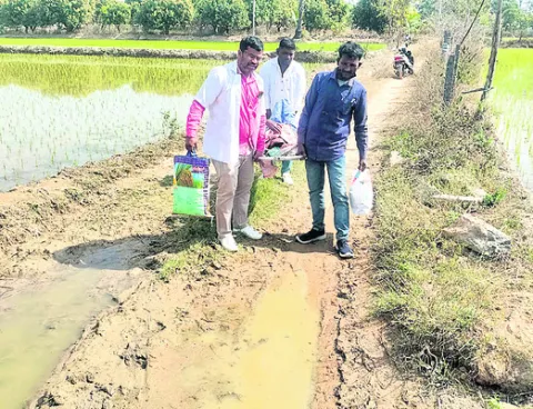 పుష్కరకాలంగా ఇదే ‘దారి’ద్య్రం