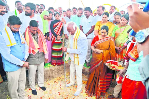 విద్యకు ప్రాధాన్యమిస్తున్న ప్రభుత్వం