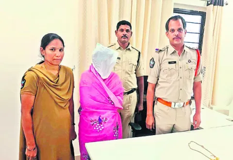 మహిళా దొంగ అరెస్టు 