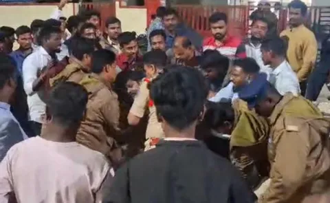 Political Argument Between BJP And Congress At Yadadri