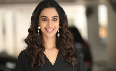 Meenakshi Chaudhary Talk About Anaganaga Oka Raju Movie, Full Interview