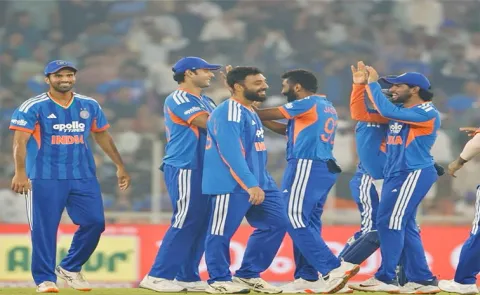 Washington Sundar suffers injury scare during IND vs NZ 1st ODI1