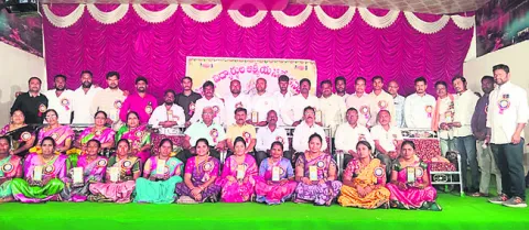 అ‘పూర్వ’ం.. ఆత్మీయం