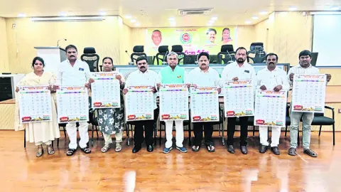 వీఆర్‌వోల సమస్యలు పరిష్కరించాలి 