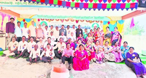 40 ఏళ్ల తర్వాత అపూర్వ కలయిక