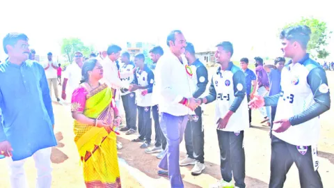 క్రీడాస్ఫూర్తితో ఉన్నత శిఖరాలకు 