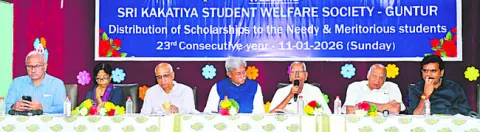 ప్రతిభావంతులు సమాజాభివృద్ధికి తోడ్పాటు అందించాలి 