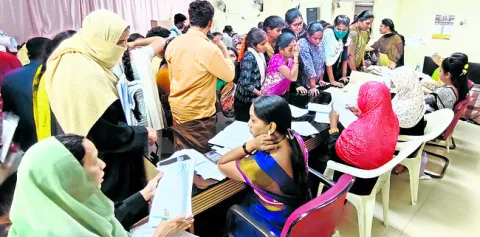 కుక్‌ పోస్టులకు ‘ఉన్నత’ దరఖాస్తులు