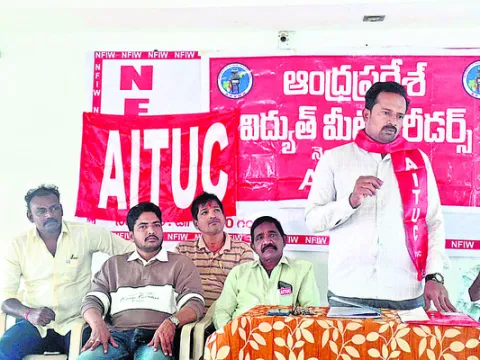 పోరాటాలకు సిద్ధంగా ఉండాలి 