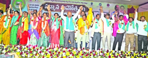 మున్నూరుకాపులు రాజకీయంగా ఎదగాలి.. 
