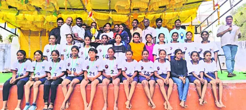 రాష్ట్ర స్థాయి షూటింగ్‌ బాల్‌ విజేత బాపట్ల