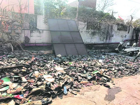 ఎవరికి చెప్పుకునేది?