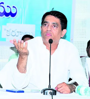 ఉల్లి రైతులను ఆదుకోవడంలో ప్రభుత్వ నిర్లక్ష్యం