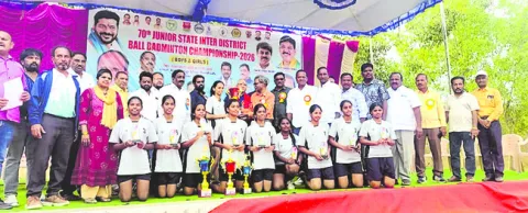 జాతీయ స్థాయిలోనూ సత్తా చాటాలి 