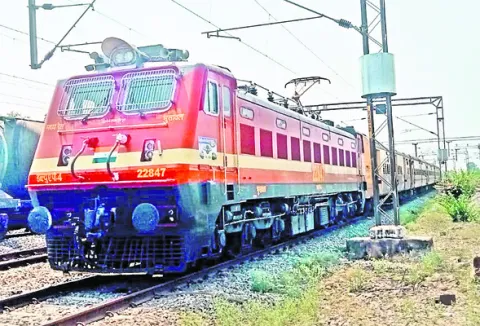 చుకు చుకు బండి.. పండక్కు లేదండి !