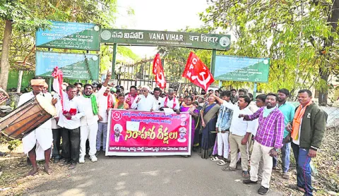 ‘ఇందిరమ్మ’ పనులు అడ్డుకోవద్దు