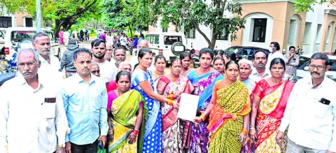 పెరుమాల్‌ గుంతకు సర్వే చేయాలి 
