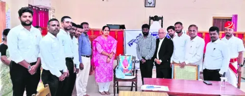 ఆదర్శప్రాయుడు స్వామి వివేకానంద 